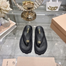 Louis Vuitton Slippers